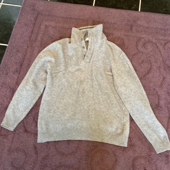 Revor Classic Cashmere Sweater - Picture 4 of 8
